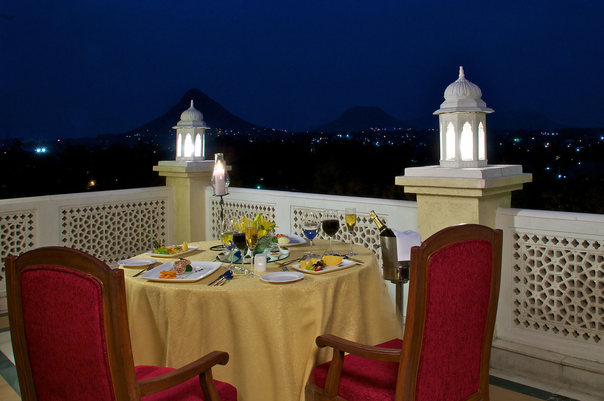 Hotel Gateway Nashik Extérieur photo